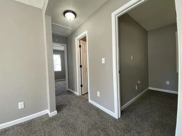 a view of empty room with window