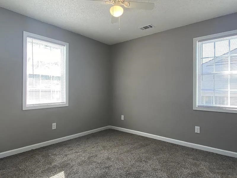 3509 West Horn Lake Road Memphis, TN 38109 - Photo 6 of 8 an empty room with a window