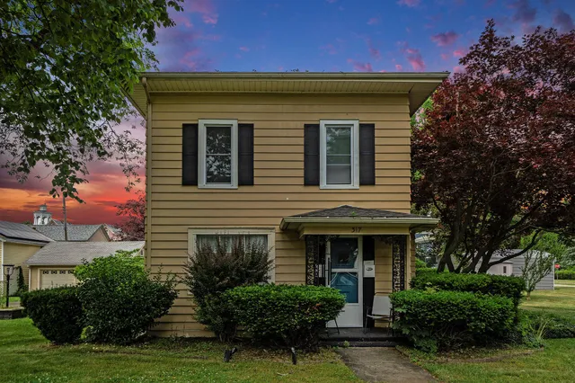 $270,000 | 317 East Chart Street, Plainwell, MI 49080