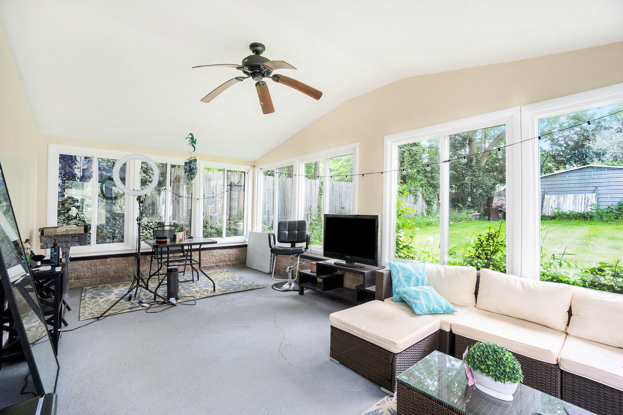 317 East Chart Street Plainwell, MI 49080 - Photo 6 of 28 015_dsc01199_652