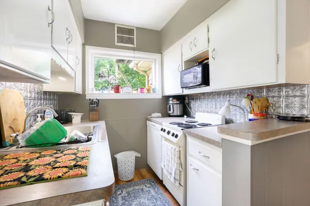 $270,000 | 317 East Chart Street, Plainwell, MI 49080