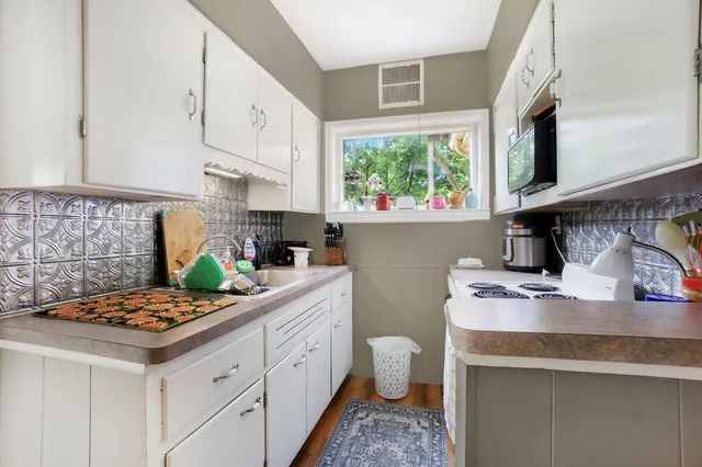 $270,000 | 317 East Chart Street, Plainwell, MI 49080