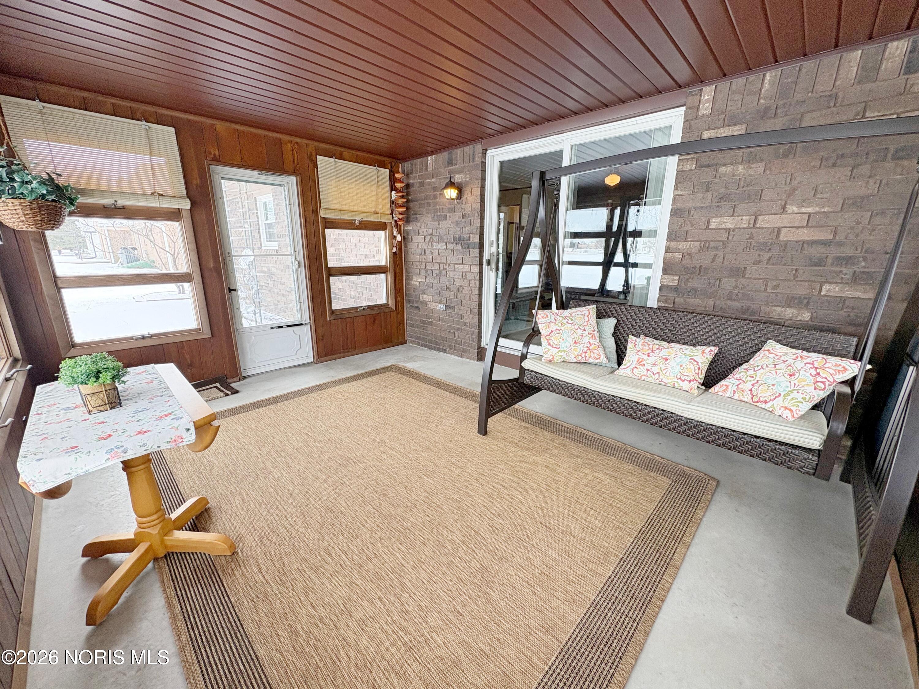 3515 Brown Road Oregon, OH 43616 - Photo 36 of 41 34 sun rm