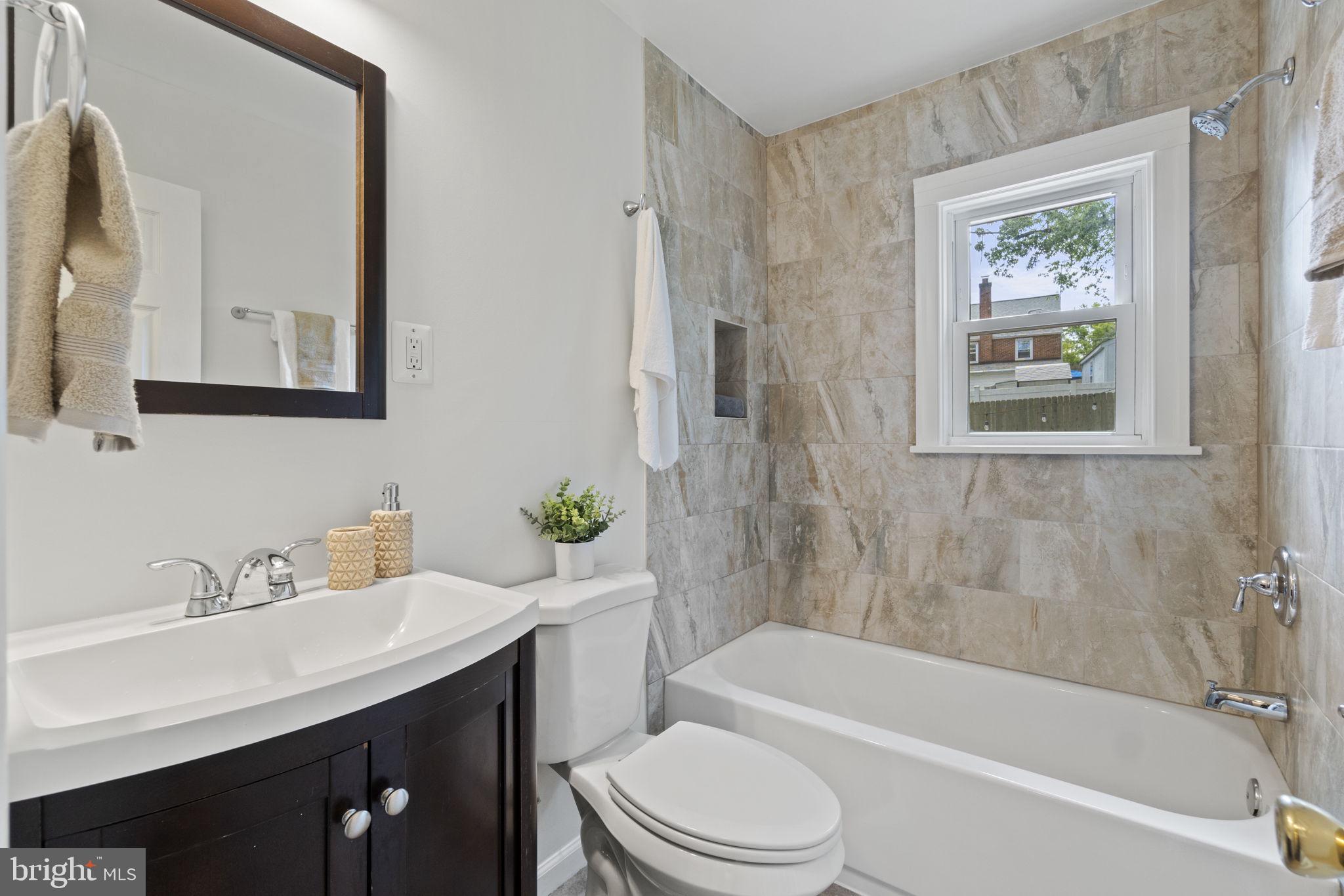 1512 Windham Lane Silver Spring, MD 20902 - Photo 20 of 47 Main level bath