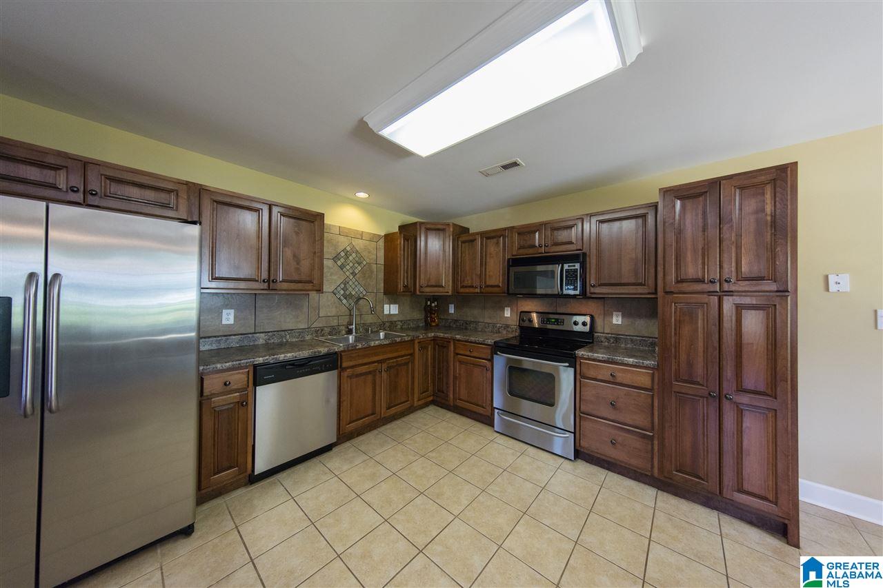 241 Davis Avenue Sylacauga, AL 35150 - Photo 7 of 22