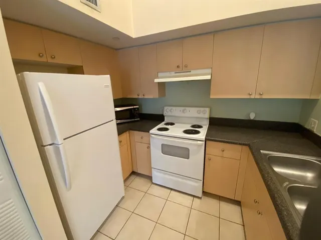 $1,950 | 4211 San Marino Boulevard, Unit 305, West Palm Beach, FL 33409