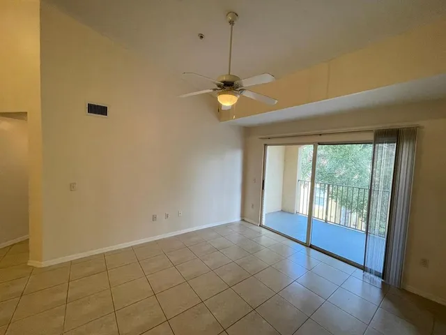 $1,950 | 4211 San Marino Boulevard, Unit 305, West Palm Beach, FL 33409