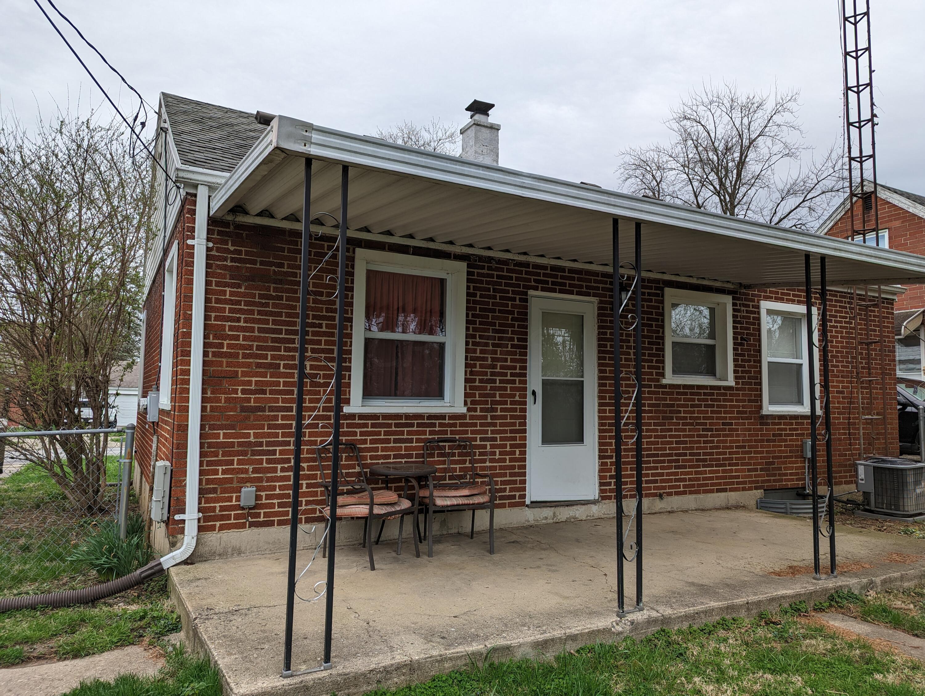 2431 Irwin Avenue Springfield, OH 45505 - Photo 2 of 12 PXL_20230406_172645226