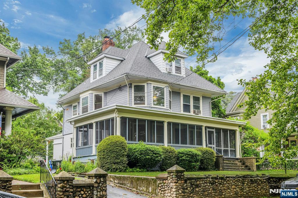 176 Mountain Way Rutherford, NJ 07070 - Photo 2 of 28