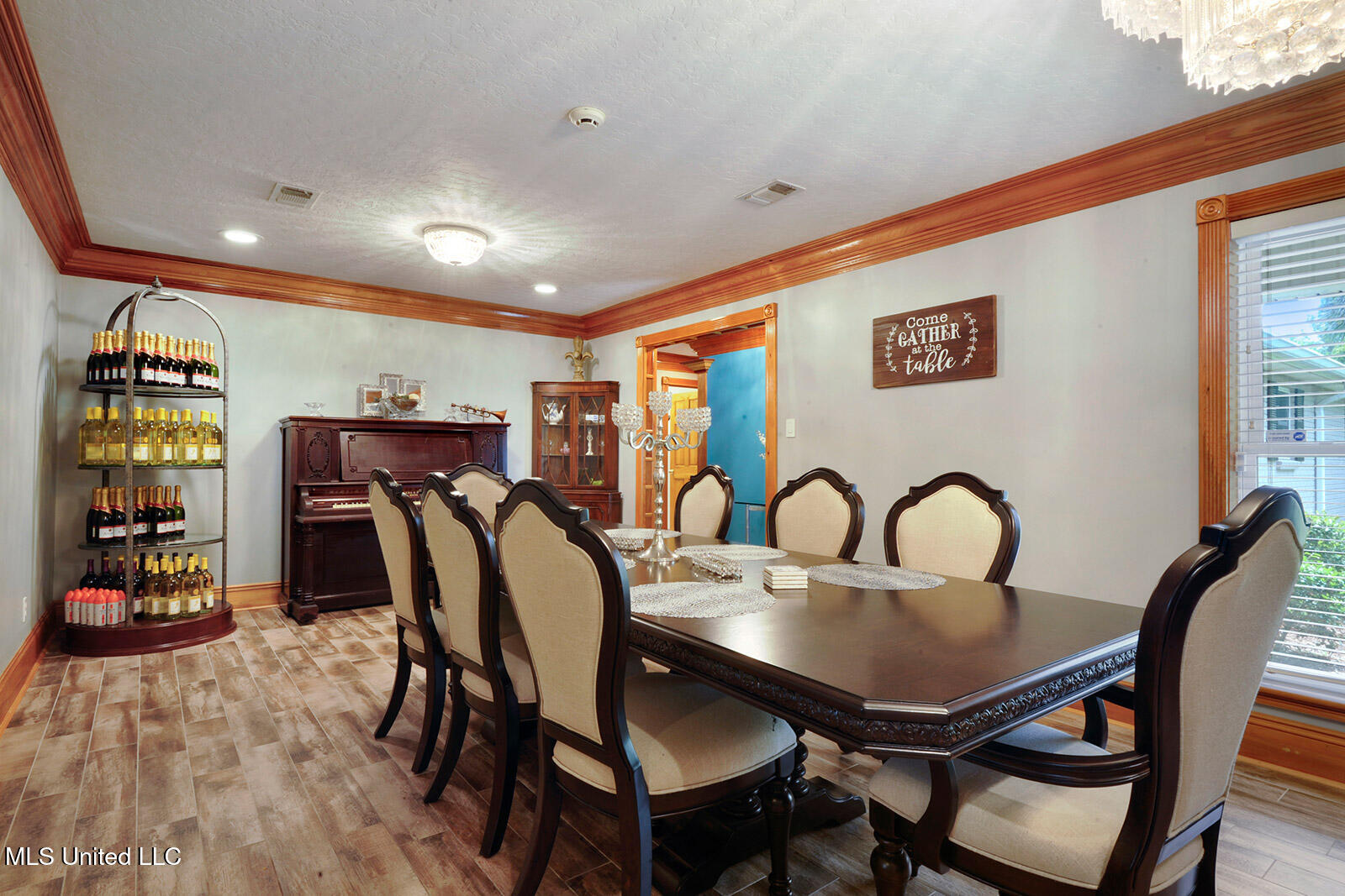 14300 Hatten Lane Gulfport, MS 39503 - Photo 15 of 48 Formal Dining