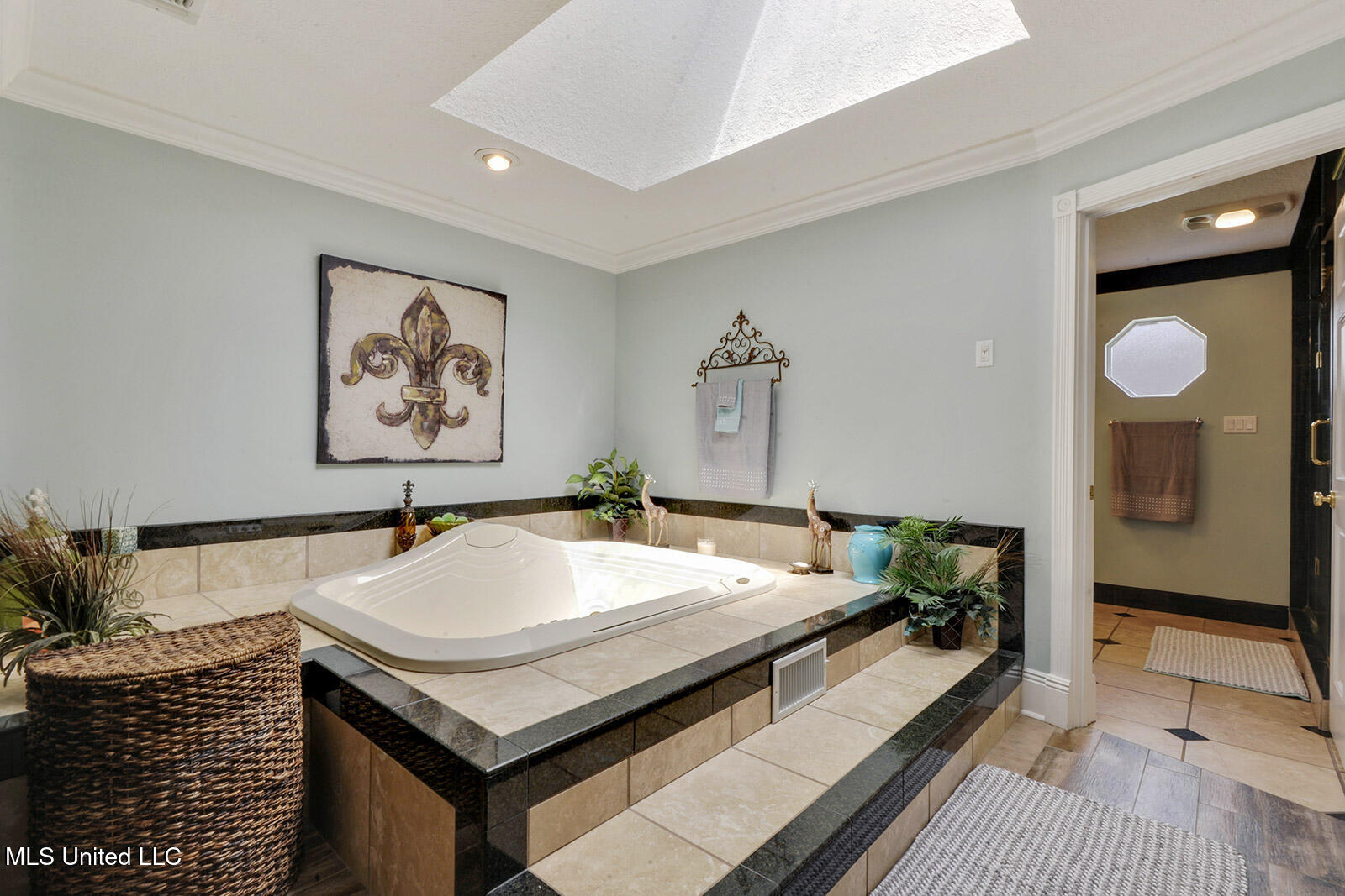 14300 Hatten Lane Gulfport, MS 39503 - Photo 18 of 48 Primary bathroom oasis