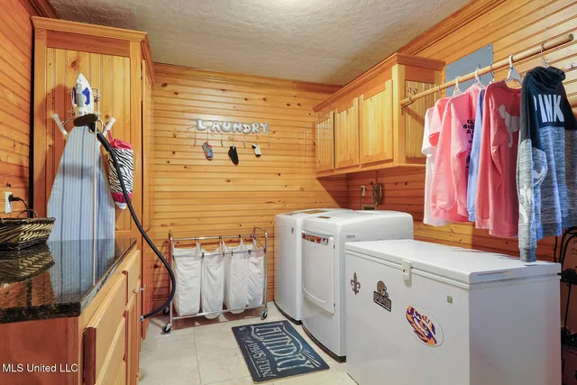 $895,000 | 14300 Hatten Lane, Gulfport, MS 39503