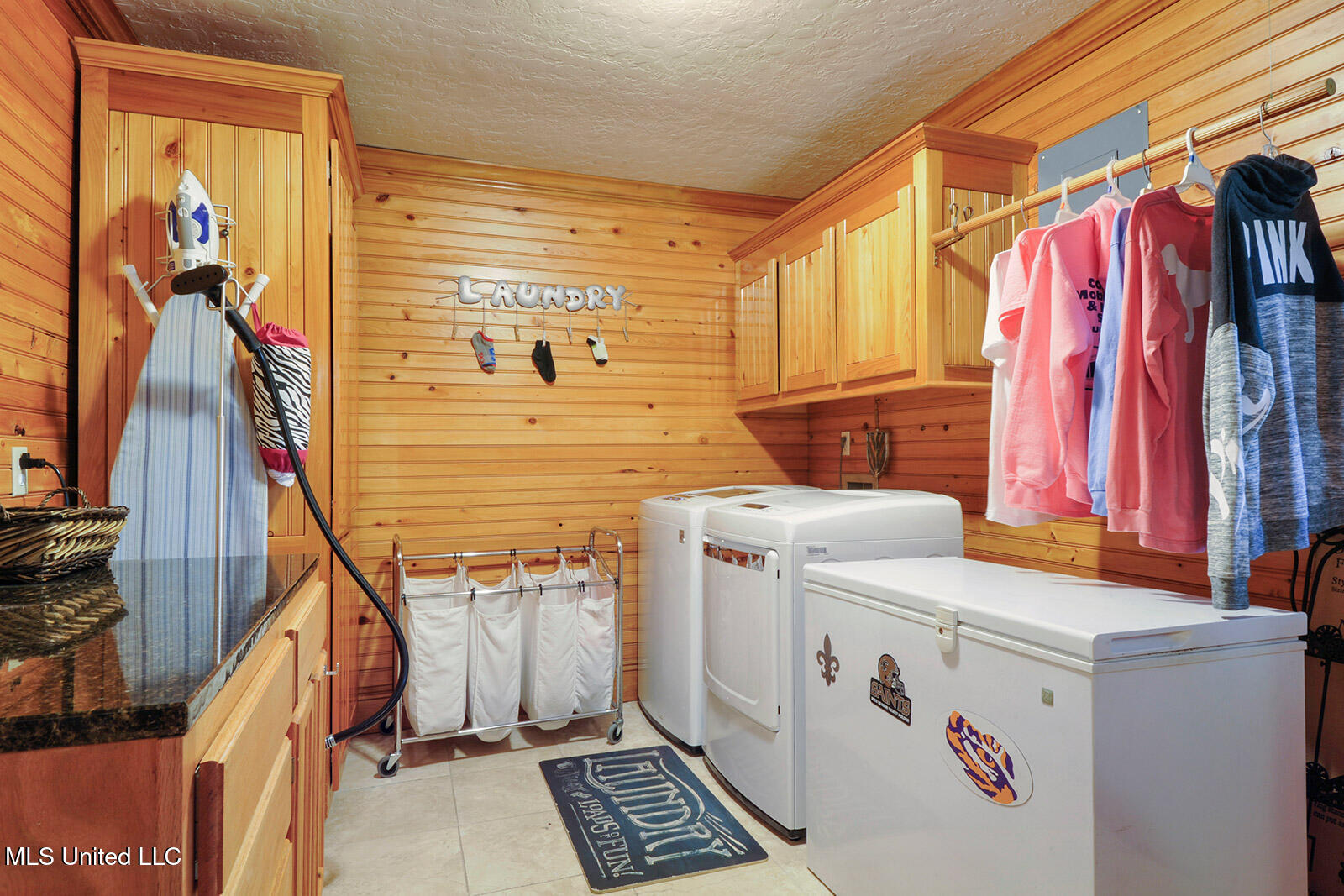 14300 Hatten Lane Gulfport, MS 39503 - Photo 26 of 48 Laundry Room