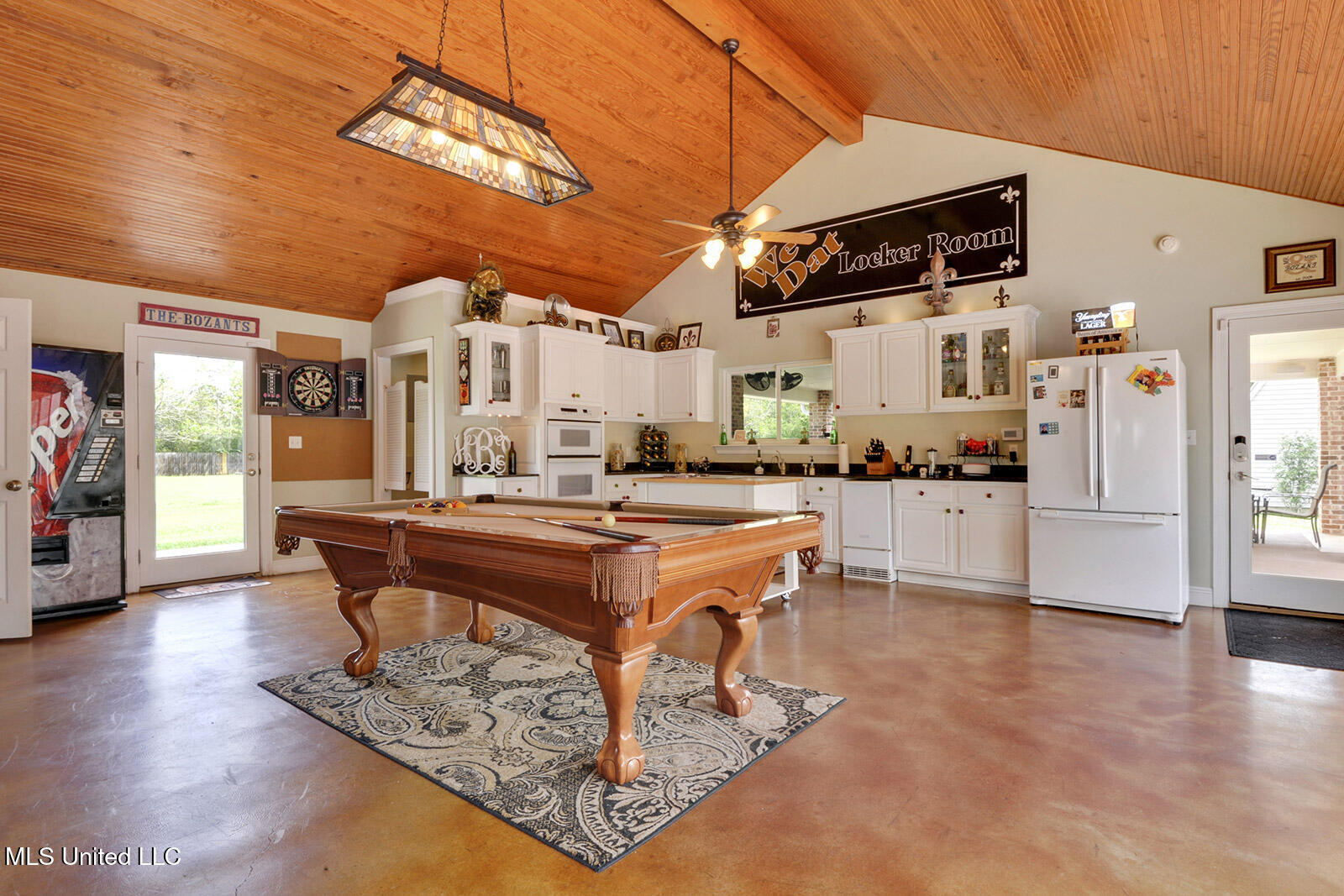 14300 Hatten Lane Gulfport, MS 39503 - Photo 3 of 48 Pool House