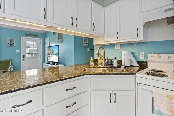 $895,000 | 14300 Hatten Lane, Gulfport, MS 39503
