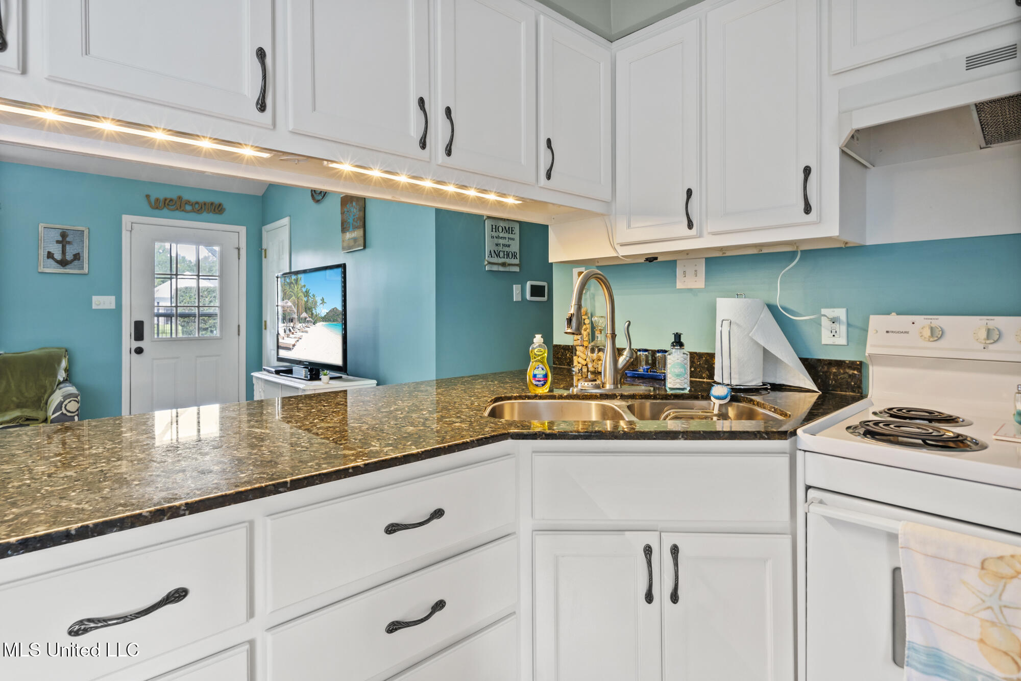 14300 Hatten Lane Gulfport, MS 39503 - Photo 35 of 48 Separate living quarters