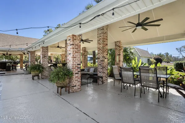 $895,000 | 14300 Hatten Lane, Gulfport, MS 39503