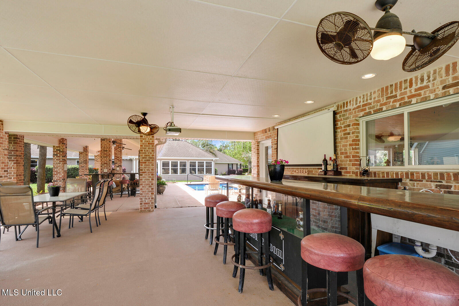 14300 Hatten Lane Gulfport, MS 39503 - Photo 5 of 48 Outside Kitchen-Bar area