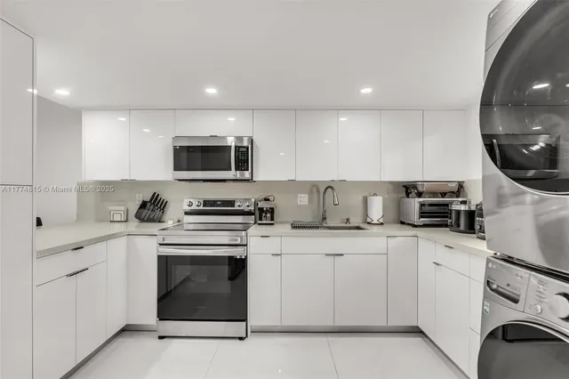 $425,000 | 8775 Park Boulevard, Unit 111, Miami, FL 33172