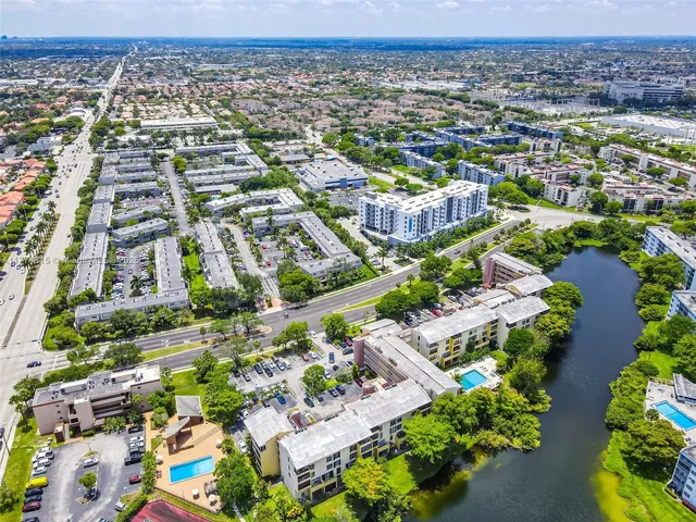 $425,000 | 8775 Park Boulevard, Unit 111, Miami, FL 33172