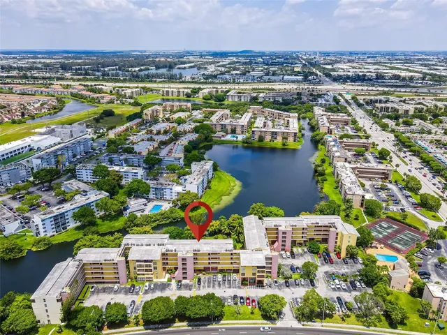 $425,000 | 8775 Park Boulevard, Unit 111, Miami, FL 33172