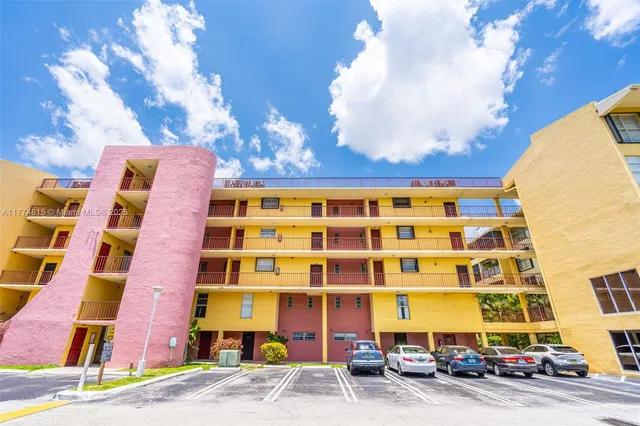 $425,000 | 8775 Park Boulevard, Unit 111, Miami, FL 33172