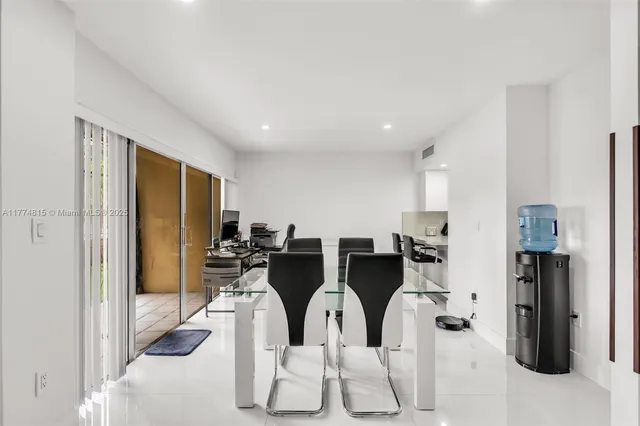 $425,000 | 8775 Park Boulevard, Unit 111, Miami, FL 33172