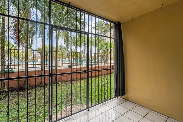 $425,000 | 8775 Park Boulevard, Unit 111, Miami, FL 33172