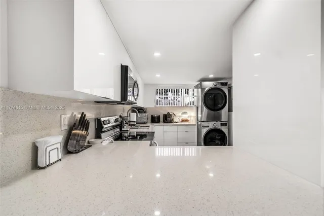 $425,000 | 8775 Park Boulevard, Unit 111, Miami, FL 33172