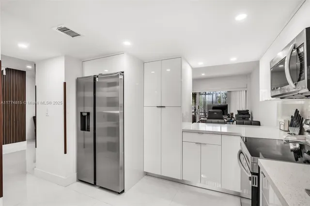 $425,000 | 8775 Park Boulevard, Unit 111, Miami, FL 33172