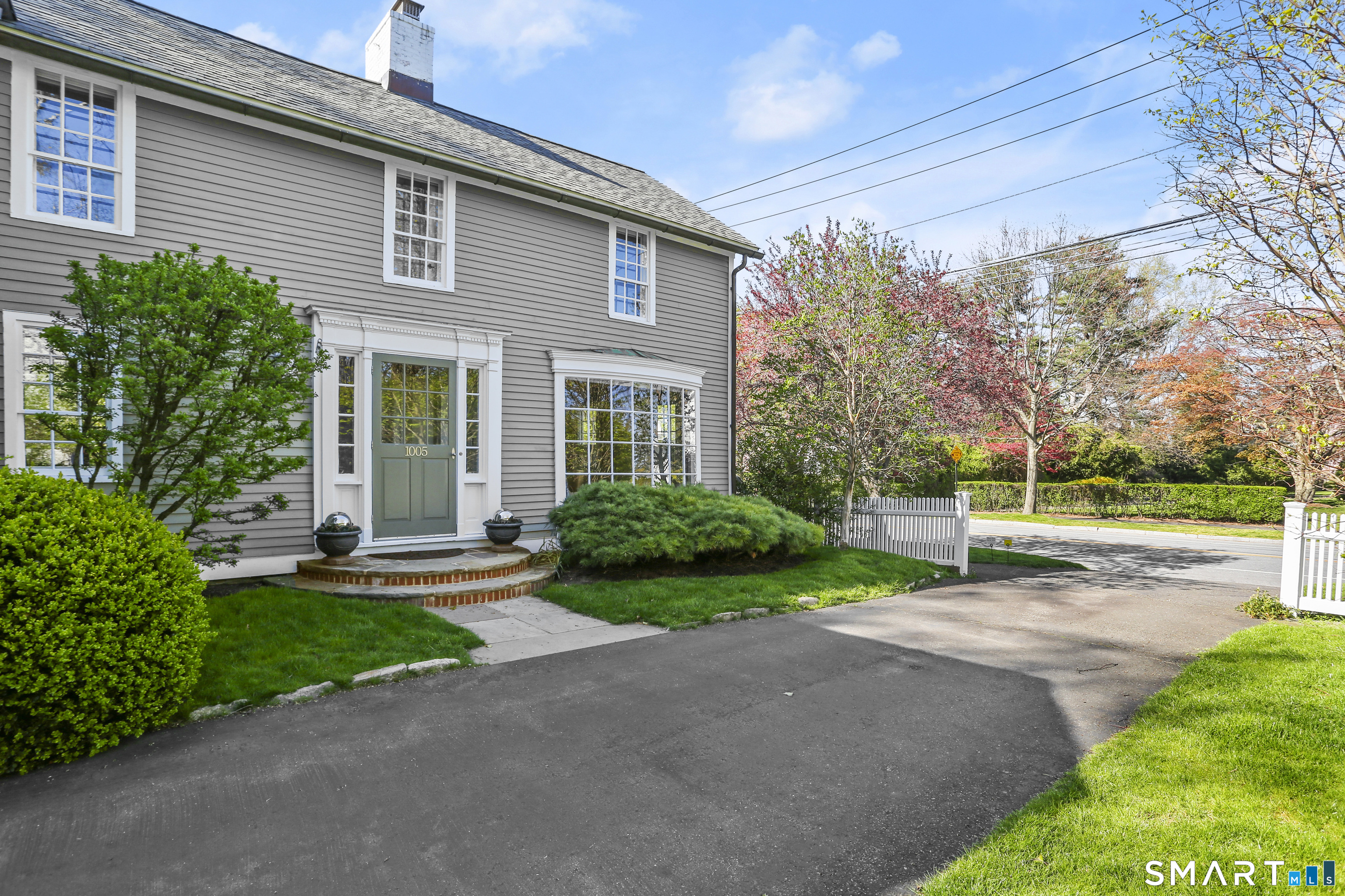 1005 Old Post Road Fairfield, CT 06824 - Photo 3 of 34