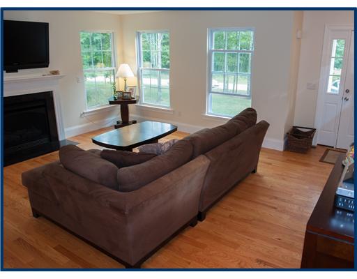 30 Kings Crossing Exeter, RI 02822 - Photo 7 of 20 Living Room.