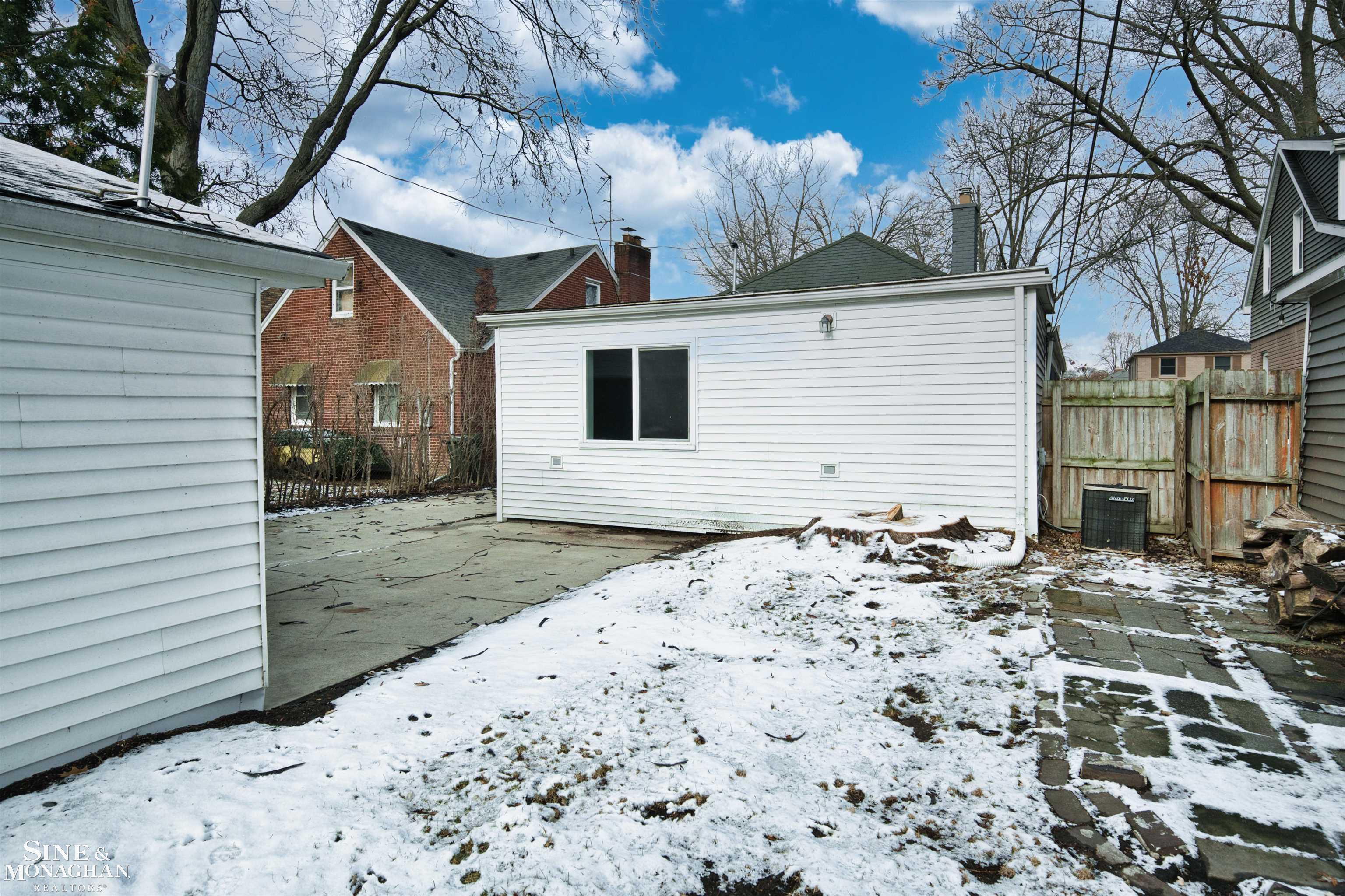1641 Hampton Road Grosse Pointe Woods, MI 48236 - Photo 63 of 70