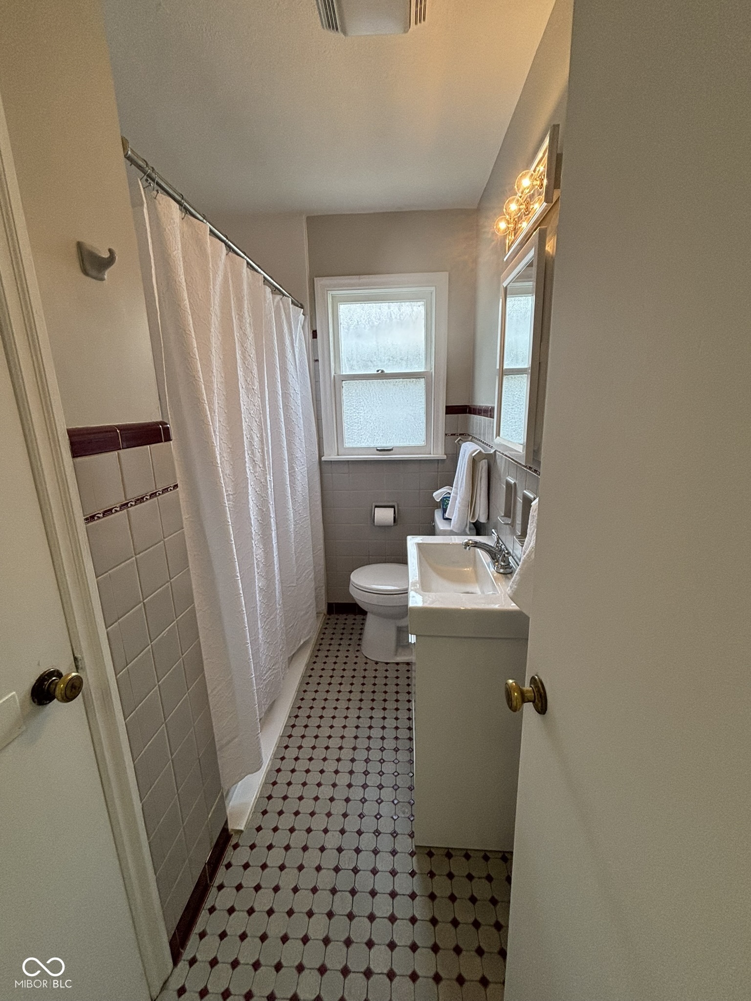 Undisclosed Address Beech Grove, IN 46107 - Photo 6 of 27