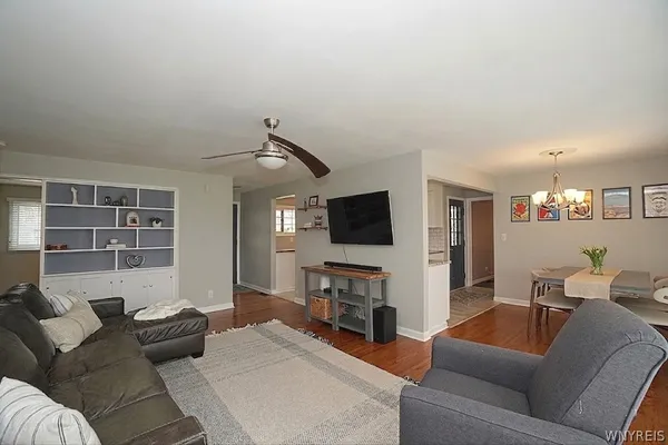 $299,900 | 521 Woodstock Avenue, Tonawanda, NY 14150