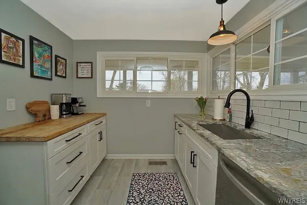 $299,900 | 521 Woodstock Avenue, Tonawanda, NY 14150