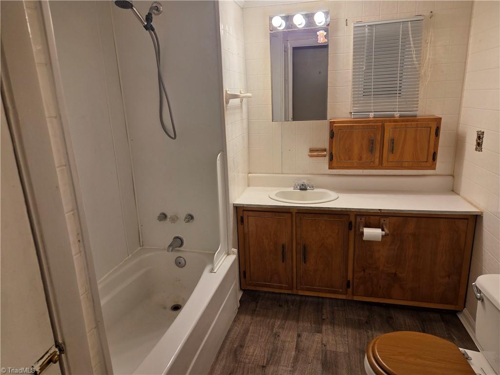 310 Kennon Road Ruffin, NC 27326 - Photo 12 of 15 Hall Bath