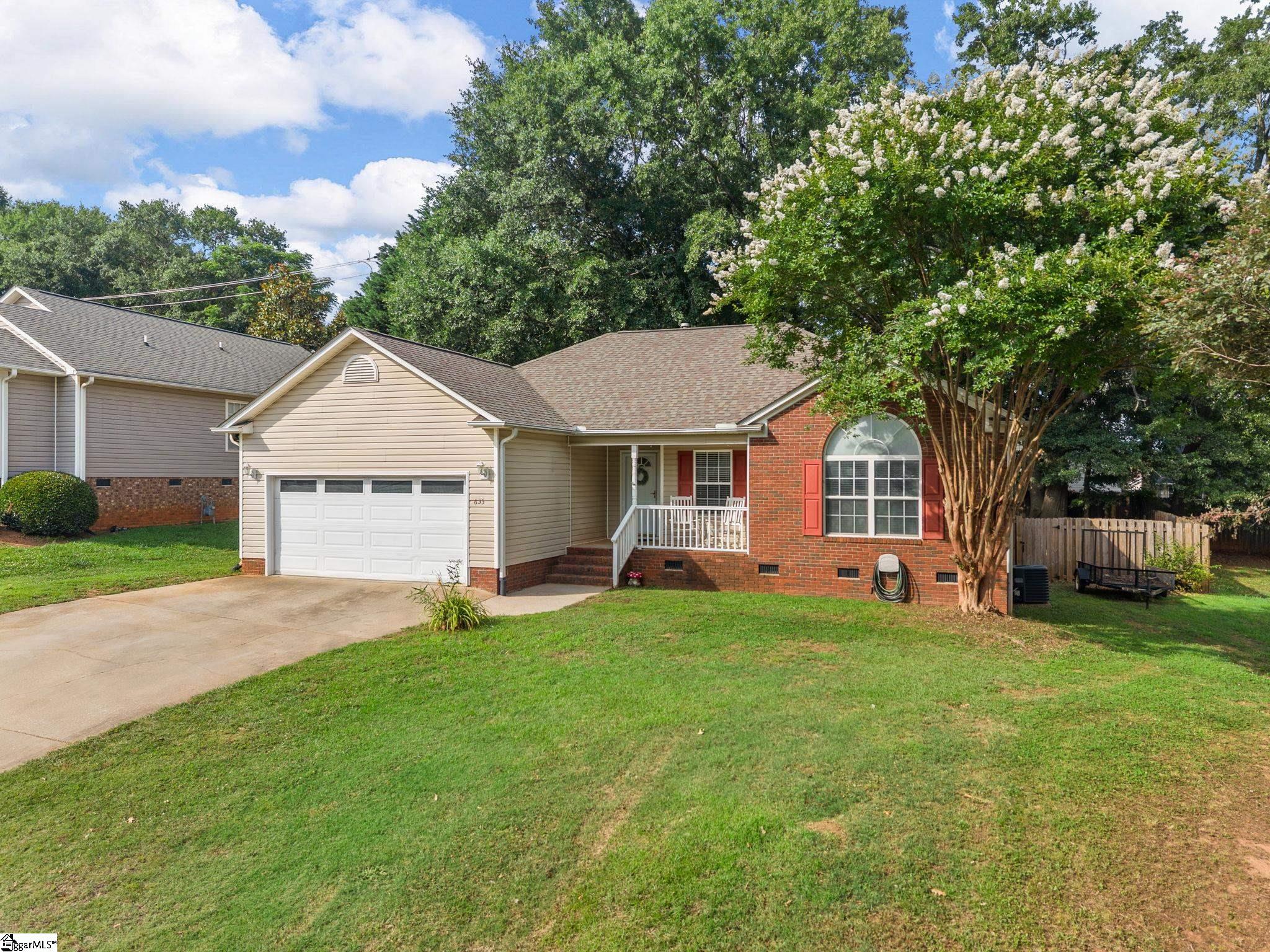 635 Shadow Dance Lane Boiling Springs, SC 29316 - Photo 2 of 35