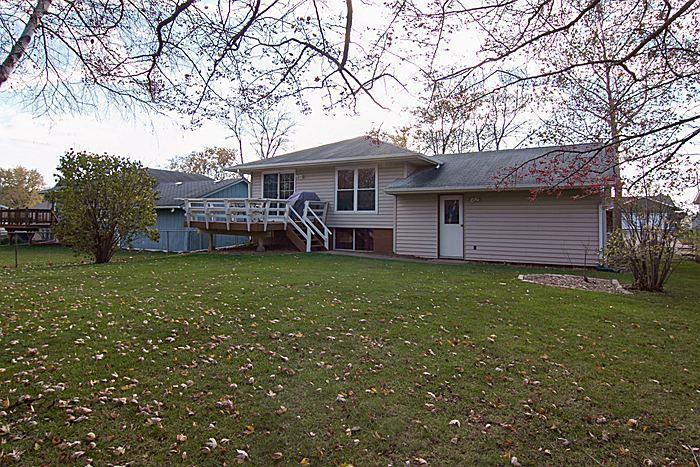 5727 Oakbrook Road Davenport, IA 52806 - Photo 2 of 17 Gallery Image 2