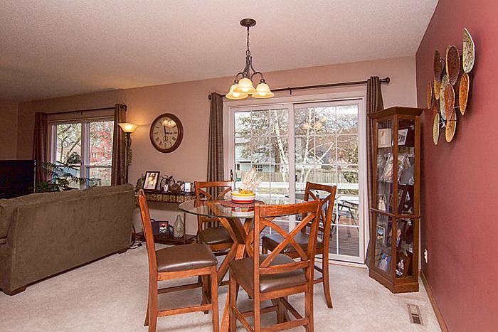 5727 Oakbrook Road Davenport, IA 52806 - Photo 5 of 17 Gallery Image 5