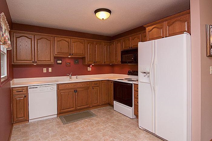 5727 Oakbrook Road Davenport, IA 52806 - Photo 7 of 17 Gallery Image 7
