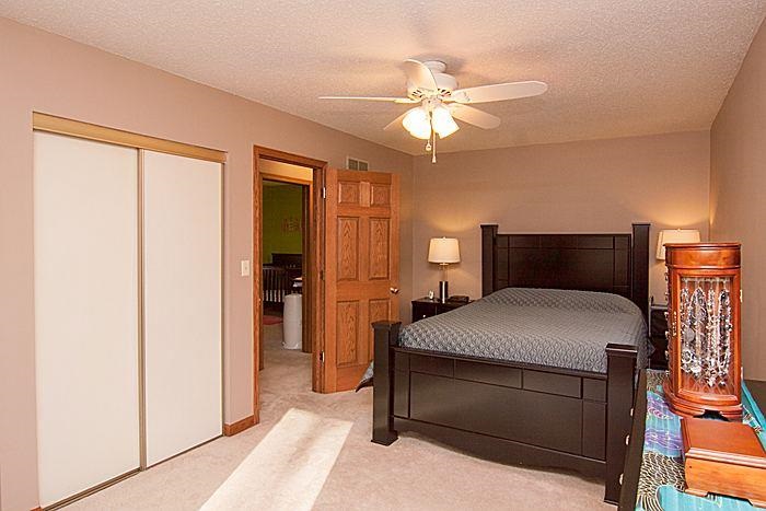 5727 Oakbrook Road Davenport, IA 52806 - Photo 8 of 17 Gallery Image 8