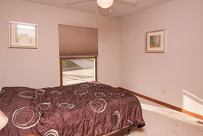 5727 Oakbrook Road Davenport, IA 52806 - Photo 9 of 17 Gallery Image 9