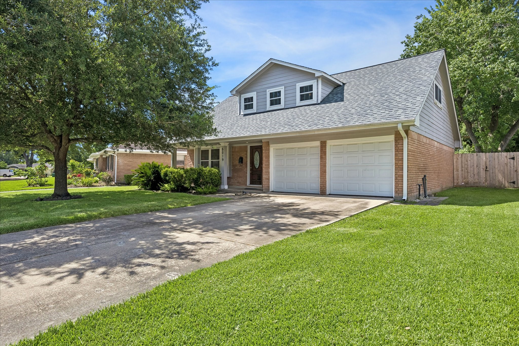 5019 Kinglet Street Houston, TX 77035 - Photo 22 of 24 Another view of this fabulous 2-story home, boasting 4 bedrooms, 3 full baths, first floor bedroom, attached 2-car garage, large yard, fresh paint & brand-new roof! Close to Downtown, the Galleria, the Texas Medical Center, plus abundant shopping & entertainment!