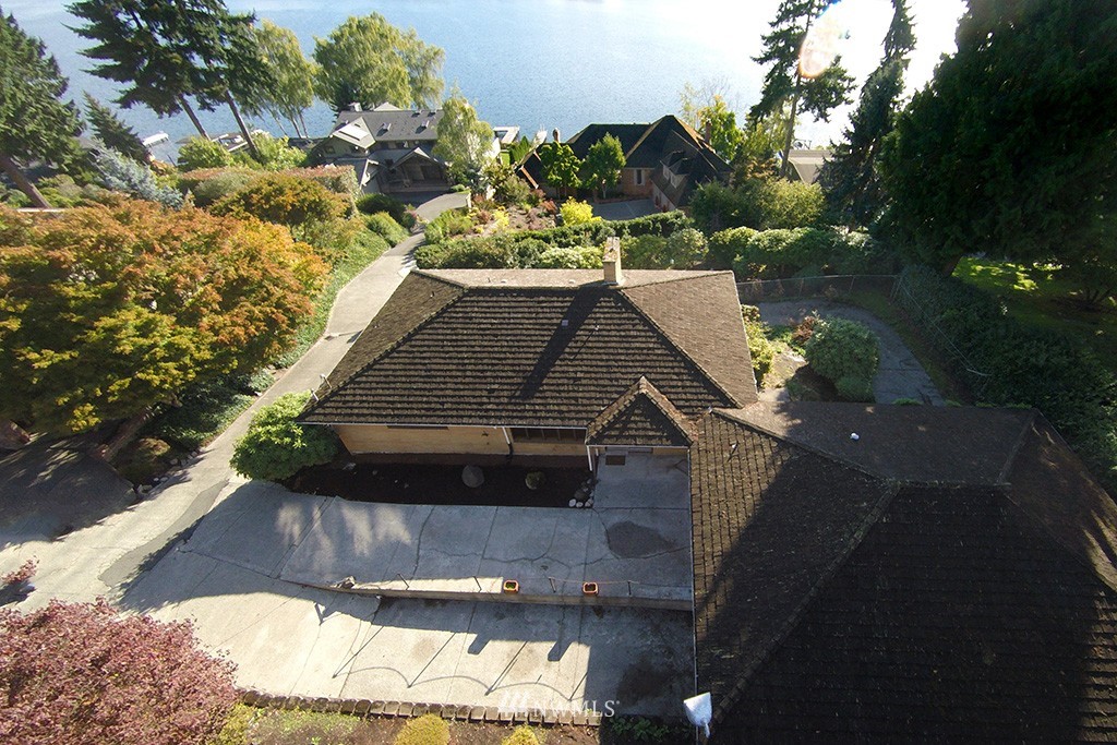 6240 East Mercer Way Mercer Island, WA 98040 - Photo 2 of 16
