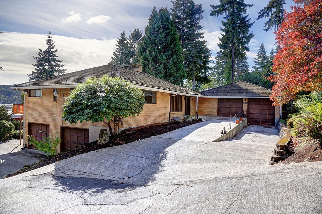 6240 East Mercer Way Mercer Island, WA 98040 - Photo 3 of 16