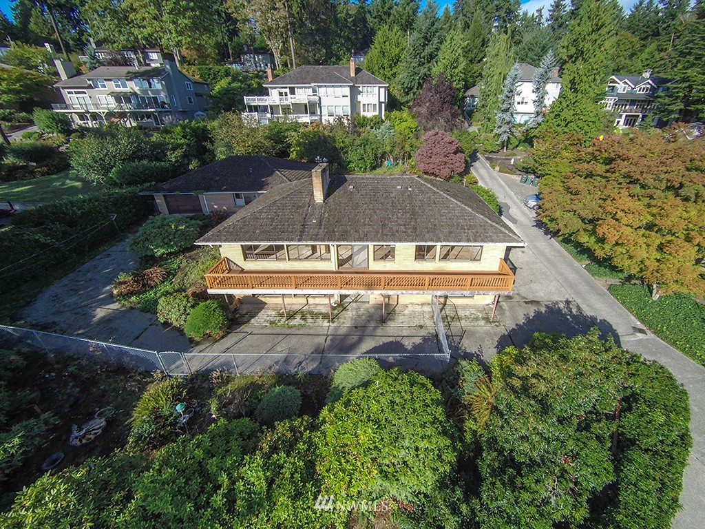 6240 East Mercer Way Mercer Island, WA 98040 - Photo 4 of 16