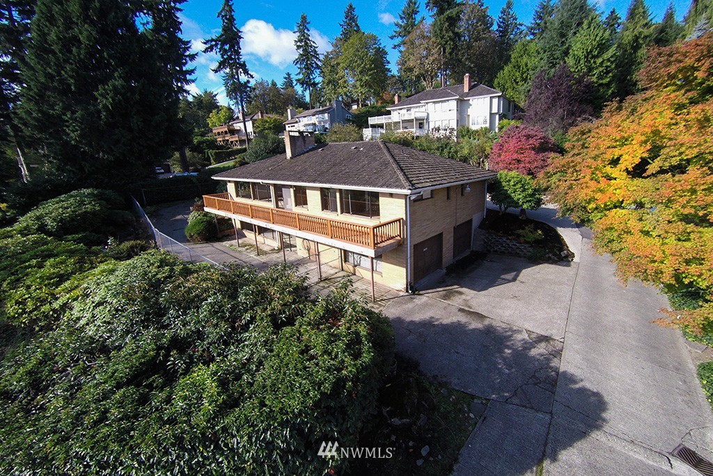 6240 East Mercer Way Mercer Island, WA 98040 - Photo 5 of 16