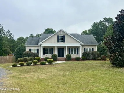 $2,400 | 2239 East Indiana Avenue, Southern Pines, NC 28387