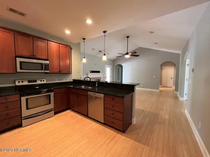 $2,400 | 2239 East Indiana Avenue, Southern Pines, NC 28387